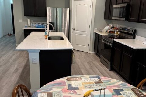 Casa en alquiler en Davenport, Florida, 5 dormitorios, 242.66 m2 № 1647603 - foto 4