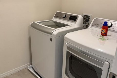 Casa en alquiler en Davenport, Florida, 5 dormitorios, 242.66 m2 № 1647603 - foto 15