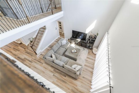 House in Orlando, Florida 4 bedrooms, 386.57 sq.m. № 2391035 - photo 5
