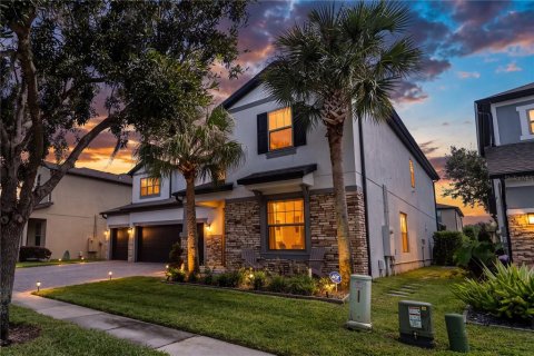 House in Orlando, Florida 4 bedrooms, 386.57 sq.m. № 2391035 - photo 8