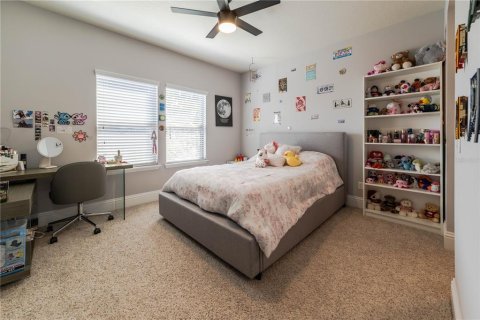 House in Orlando, Florida 4 bedrooms, 386.57 sq.m. № 2391035 - photo 6