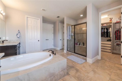 House in Orlando, Florida 4 bedrooms, 386.57 sq.m. № 2391035 - photo 29