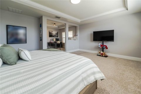 House in Orlando, Florida 4 bedrooms, 386.57 sq.m. № 2391035 - photo 26