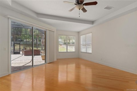 House in Inverness, Florida 4 bedrooms, 330.45 sq.m. № 2108258 - photo 19