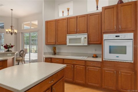 House in Inverness, Florida 4 bedrooms, 330.45 sq.m. № 2108258 - photo 18