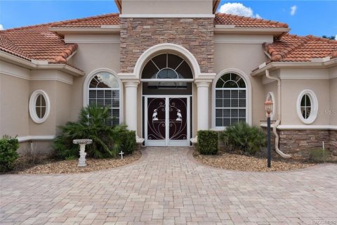 House in Inverness, Florida 4 bedrooms, 330.45 sq.m. № 2108258 - photo 5