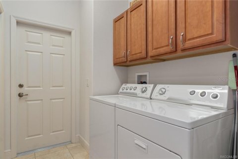 House in Inverness, Florida 4 bedrooms, 330.45 sq.m. № 2108258 - photo 30