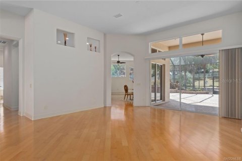 House in Inverness, Florida 4 bedrooms, 330.45 sq.m. № 2108258 - photo 9