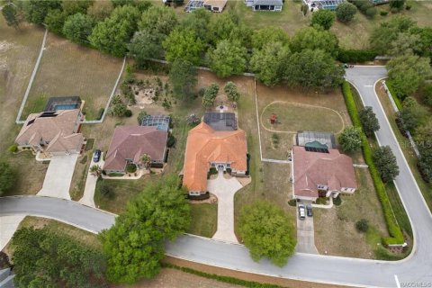 House in Inverness, Florida 4 bedrooms, 330.45 sq.m. № 2108258 - photo 4