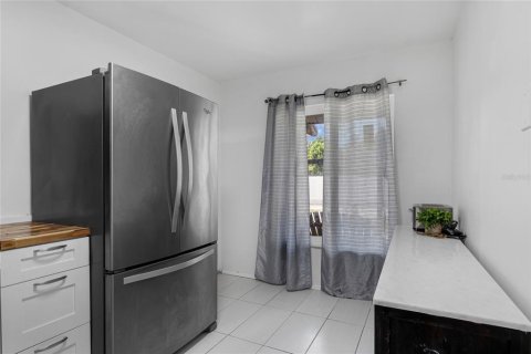 Townhouse in Sanford, Florida 3 bedrooms, 142.42 sq.m. № 1915559 - photo 13