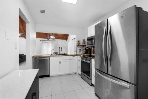 Townhouse in Sanford, Florida 3 bedrooms, 142.42 sq.m. № 1915559 - photo 12