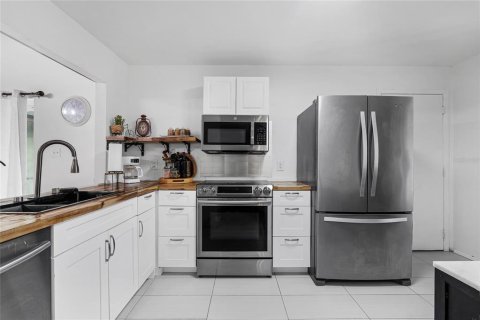 Townhouse in Sanford, Florida 3 bedrooms, 142.42 sq.m. № 1915559 - photo 11