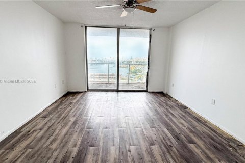 Copropriété à vendre à Miami, Floride: 1 chambre, 79.99 m2 № 1965758 - photo 13