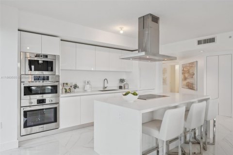 Condo in Sunny Isles Beach, Florida, 3 bedrooms  № 1922440 - photo 22