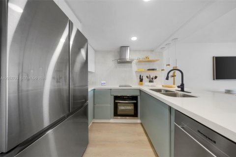 Снять в аренду кондоминиум в Майами, Флорида 43.66м2, № 2150423 - фото 5