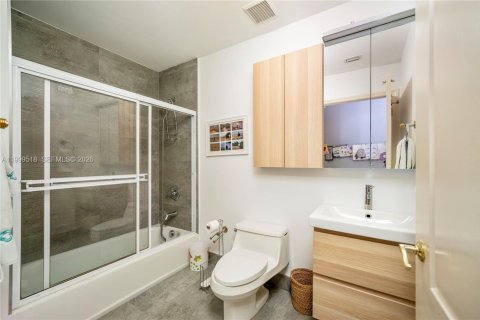 Townhouse in Miami Beach, Florida 4 bedrooms, 245.26 sq.m. № 2064819 - photo 15