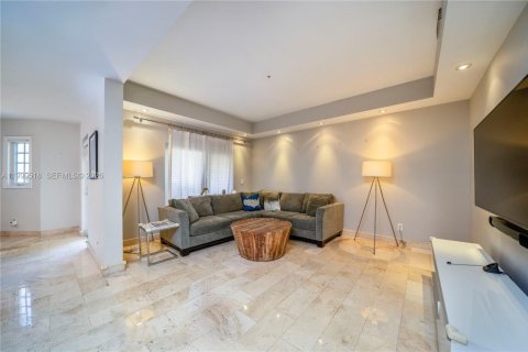 Townhouse in Miami Beach, Florida 4 bedrooms, 245.26 sq.m. № 2064819 - photo 8