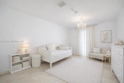 Townhouse in Miami Beach, Florida 4 bedrooms, 245.26 sq.m. № 2064819 - photo 23