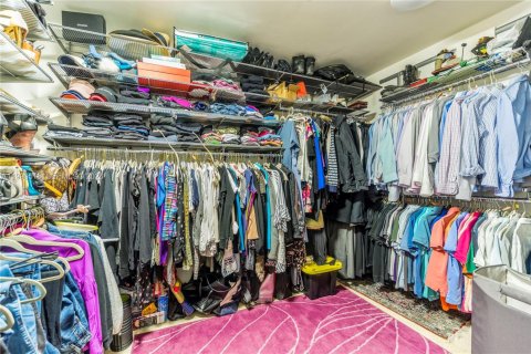 Townhouse in Miami Beach, Florida 4 bedrooms, 245.26 sq.m. № 2064819 - photo 20