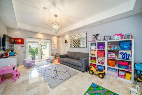 Townhouse in Miami Beach, Florida 4 bedrooms, 245.26 sq.m. № 2064819 - photo 14