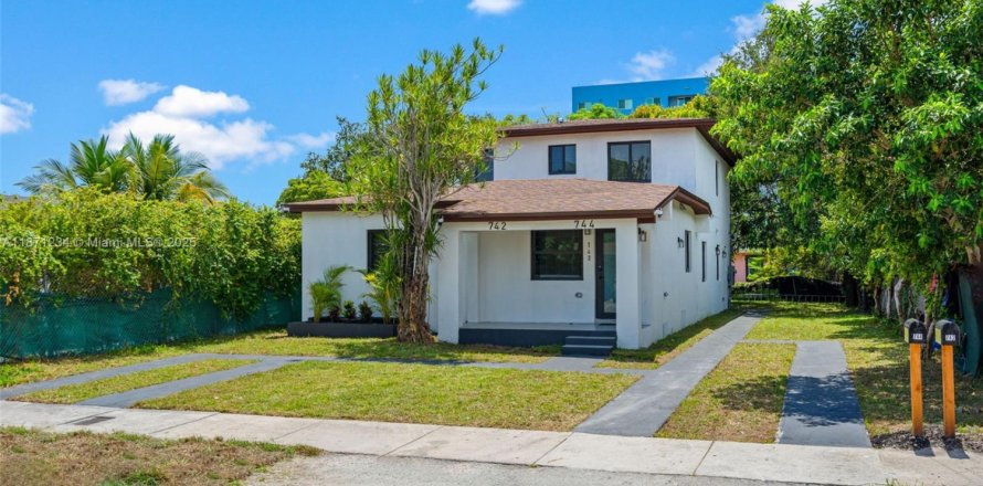 Casa en Miami, Florida 3 dormitorios, 86.4 m2 № 1895811