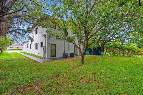 Casa en alquiler en Miami, Florida, 3 dormitorios, 86.4 m2 № 1895811 - foto 13