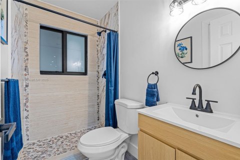 Casa en alquiler en Miami, Florida, 3 dormitorios, 86.4 m2 № 1895811 - foto 11