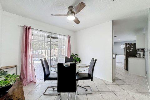 Villa ou maison à vendre à Kissimmee, Floride: 3 chambres, 120.22 m2 № 2229224 - photo 6