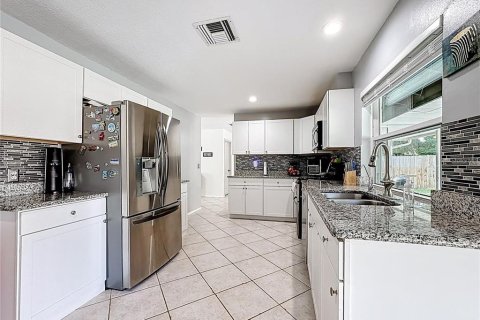 Villa ou maison à vendre à Kissimmee, Floride: 3 chambres, 120.22 m2 № 2229224 - photo 8