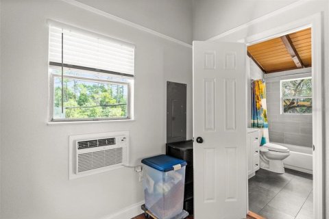 House in Umatilla, Florida 1 bedroom, 48.31 sq.m. № 1841442 - photo 12