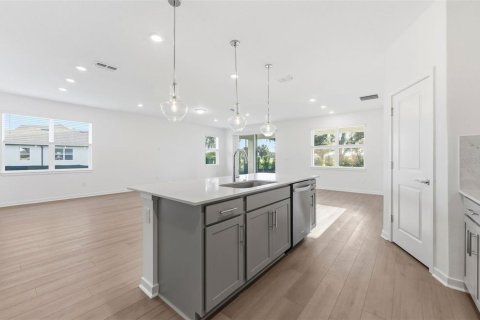 Villa ou maison à vendre à Zephyrhills, Floride: 3 chambres, 210.14 m2 № 2149430 - photo 3