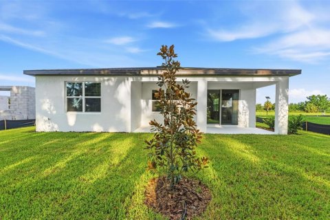 Villa ou maison à vendre à Zephyrhills, Floride: 3 chambres, 210.14 m2 № 2149430 - photo 16