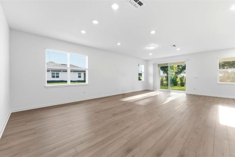 Villa ou maison à vendre à Zephyrhills, Floride: 3 chambres, 210.14 m2 № 2149430 - photo 4