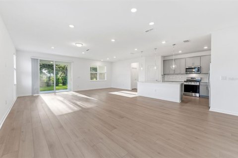 Villa ou maison à vendre à Zephyrhills, Floride: 3 chambres, 210.14 m2 № 2149430 - photo 5