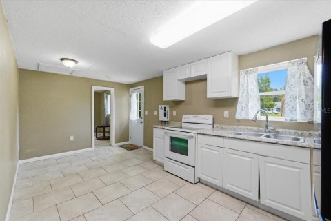 Villa ou maison à vendre à Lakeland, Floride: 2 chambres, 69.49 m2 № 2210969 - photo 8