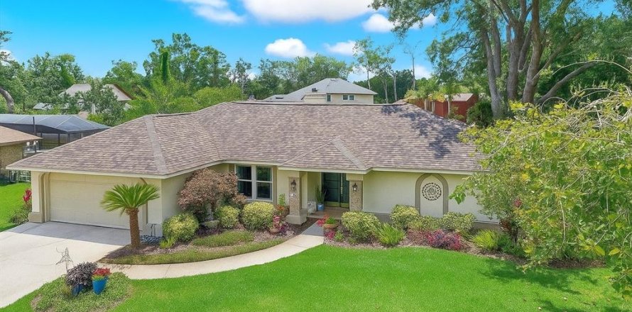 House in Valrico, Florida 3 bedrooms, 190.45 sq.m. № 1791195