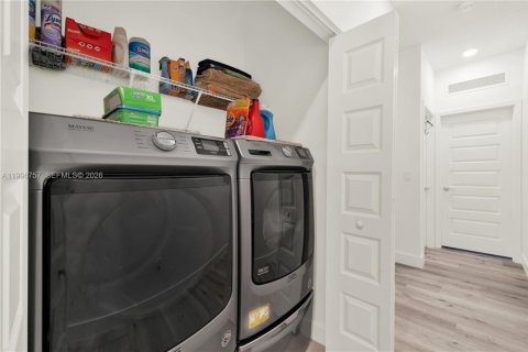 Купить таунхаус в Дорал, Флорида 3 спальни, 149.57м2, № 2058716 - фото 25