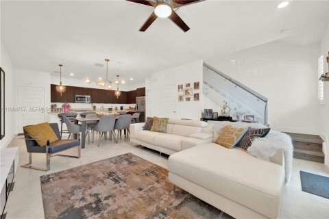 Купить таунхаус в Дорал, Флорида 3 спальни, 149.57м2, № 2058716 - фото 9