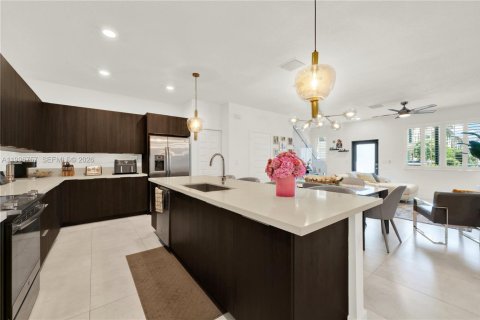 Купить таунхаус в Дорал, Флорида 3 спальни, 149.57м2, № 2058716 - фото 15