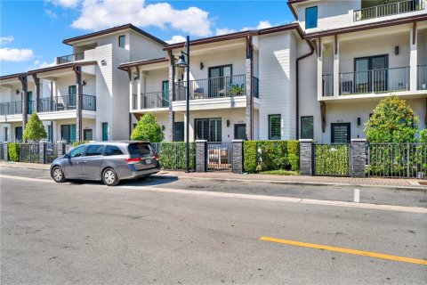 Купить таунхаус в Дорал, Флорида 3 спальни, 149.57м2, № 2058716 - фото 3