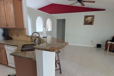 Casa en venta en Port St. Lucie, Florida, 3 dormitorios, 150.5 m2 № 2192914 - foto 12