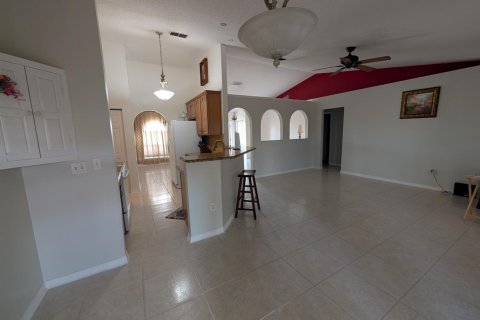 Casa en venta en Port St. Lucie, Florida, 3 dormitorios, 150.5 m2 № 2192914 - foto 14