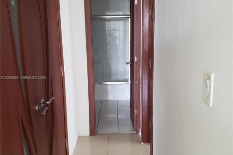 Copropriété à vendre à Hollywood, Floride: 2 chambres, 108.7 m2 № 2352049 - photo 7