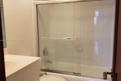 Copropriété à vendre à Hollywood, Floride: 2 chambres, 108.7 m2 № 2352049 - photo 10