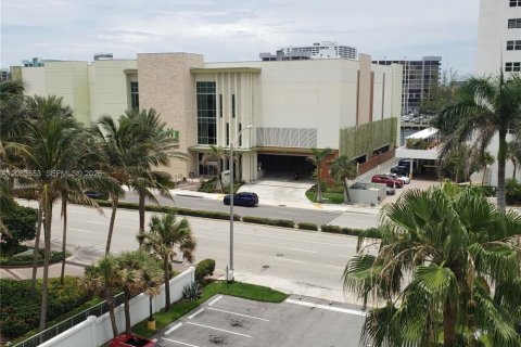 Copropriété à vendre à Hollywood, Floride: 2 chambres, 108.7 m2 № 2352049 - photo 6
