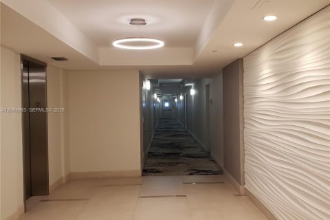 Copropriété à vendre à Hollywood, Floride: 2 chambres, 108.7 m2 № 2352049 - photo 18