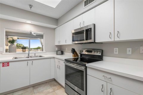 Condo in Palm Coast, Florida, 2 bedrooms  № 1250861 - photo 17