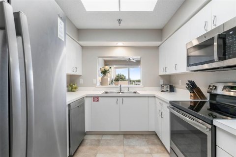 Condo in Palm Coast, Florida, 2 bedrooms  № 1250861 - photo 16