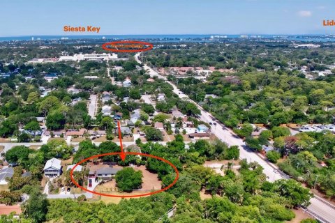 House in Sarasota, Florida 3 bedrooms, 149.76 sq.m. № 2430476 - photo 5