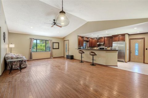 House in Sarasota, Florida 3 bedrooms, 149.76 sq.m. № 2430476 - photo 10
